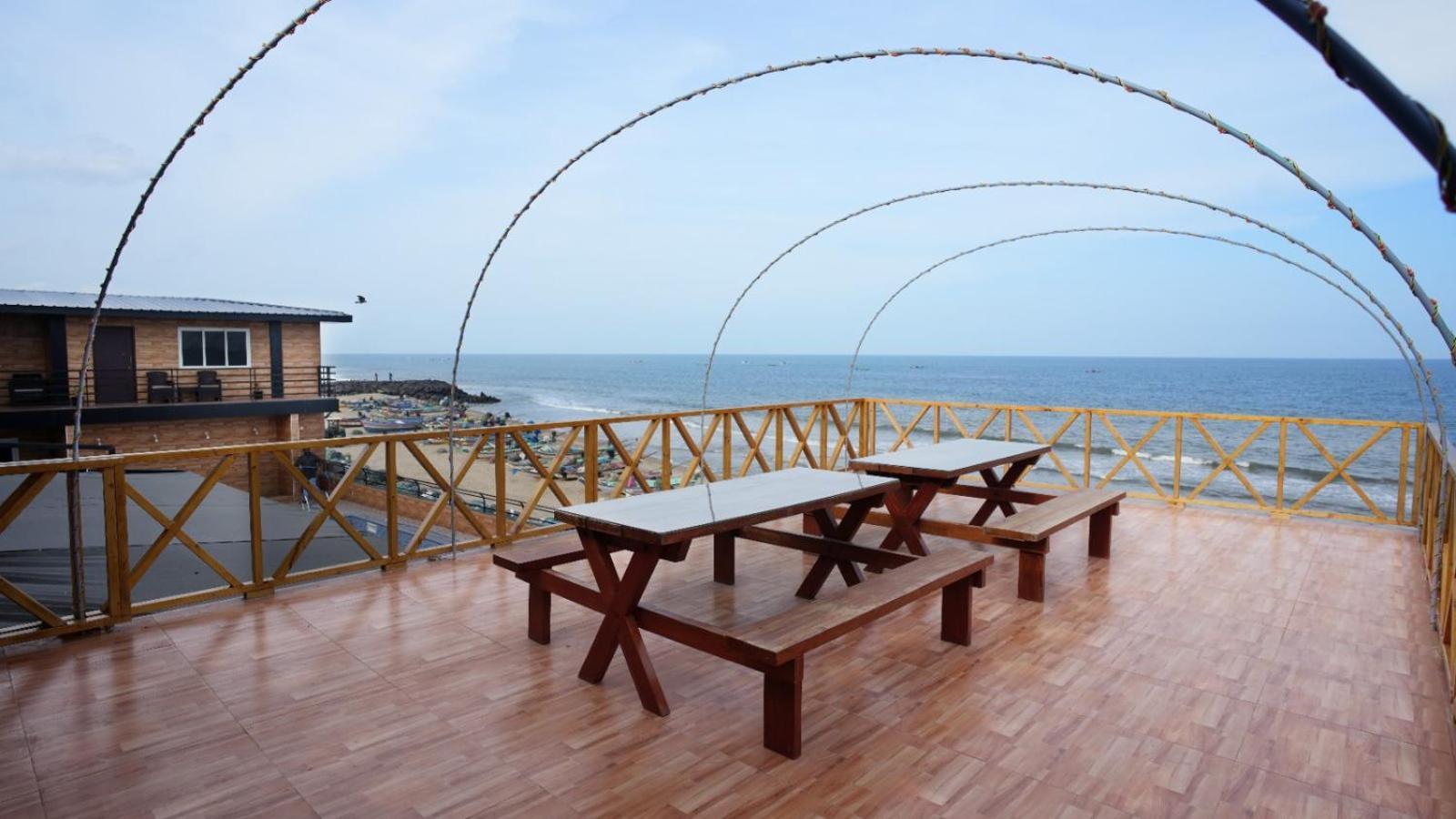 Hashtag Hive Pondicherry Exterior foto
